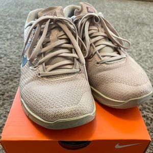 Nike Women’s Metcon 4 Particle Beige/Celestial Teal (924593240) Size 7 VGUC